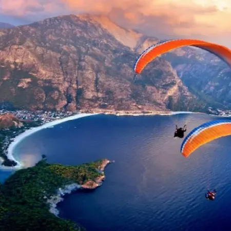 Denize 100 Mt. Sessiz Sakin Havuzlu Sitede 1+1 Apartament *