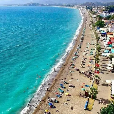 Denize 100 Mt. Sessiz Sakin Havuzlu Sitede 1+1